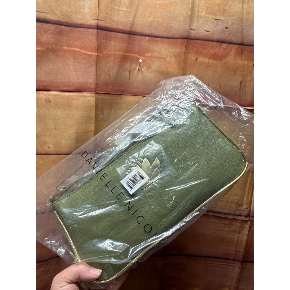 Disney Dani Danielle Nicole Princess Tiana Crossbody Bag Purse Green NWT - Picture 5 of 5